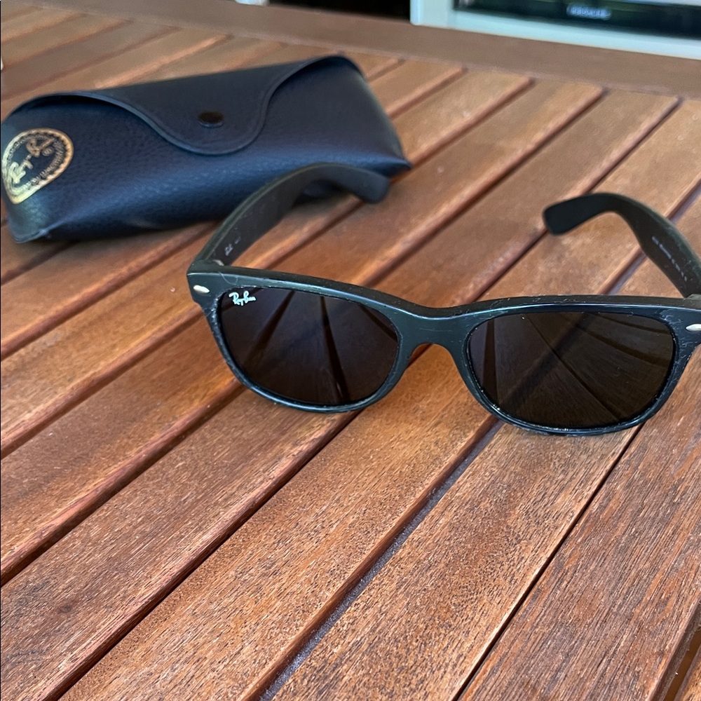 RAY BAN RB2132 “new wayfarer” sunglasses